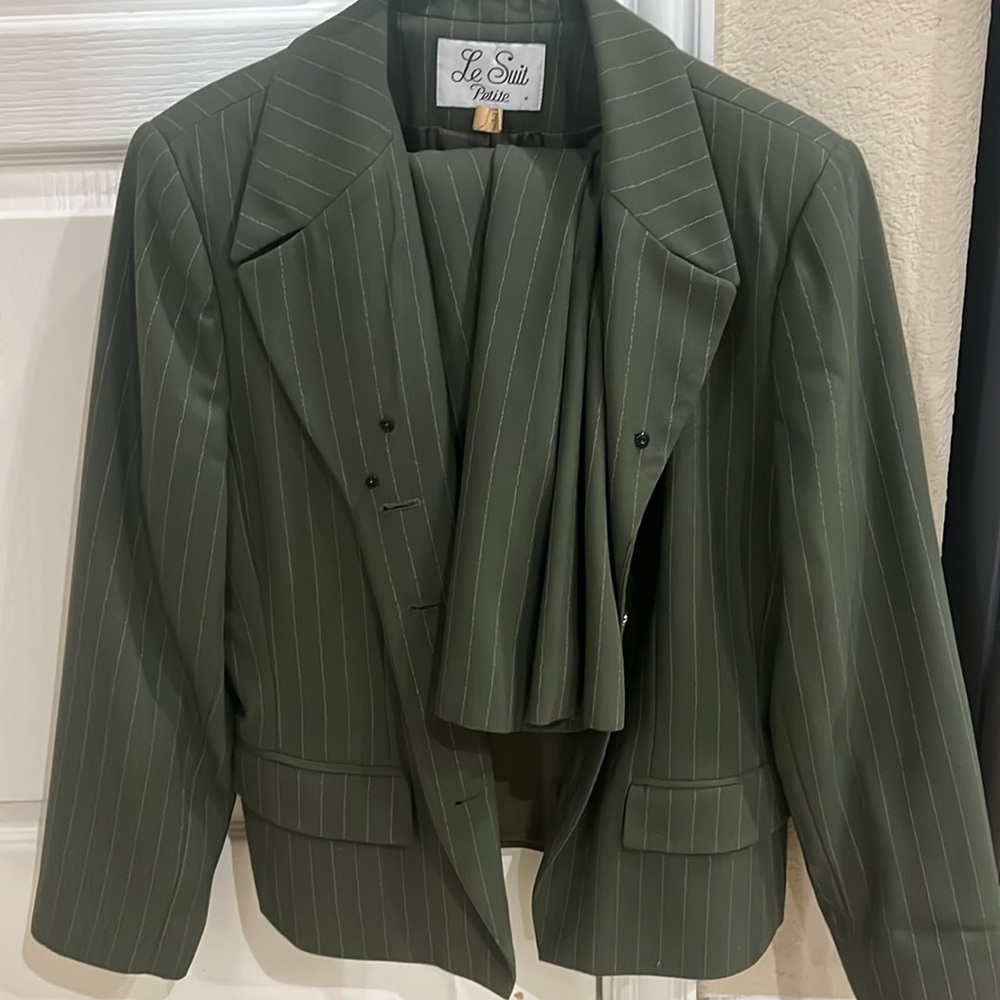 Clearing my closet. 2-piece skirt suit.